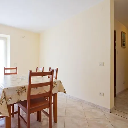 Two-bedroom In Novigrad Iv Appartement Novigrad Istria