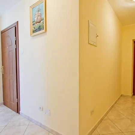 Two-bedroom In Novigrad Iv *